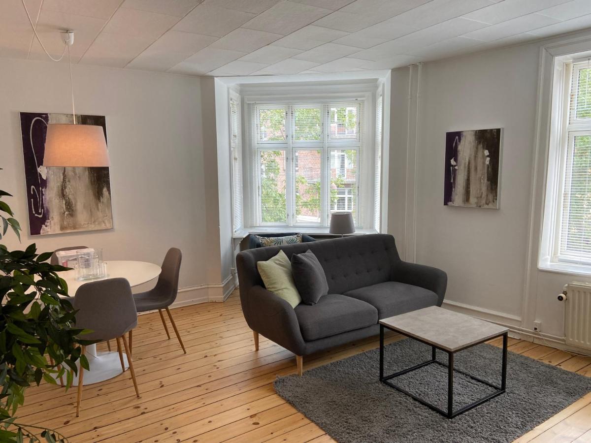 Bright 2-Bedroom Apartment In Elegant Osterbro København Ngoại thất bức ảnh